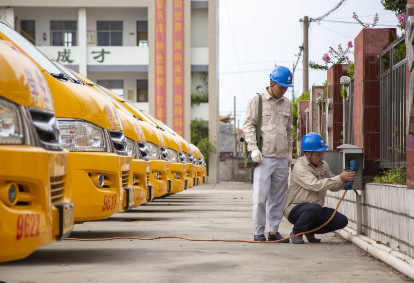 Electric School Bus Safety Inspection